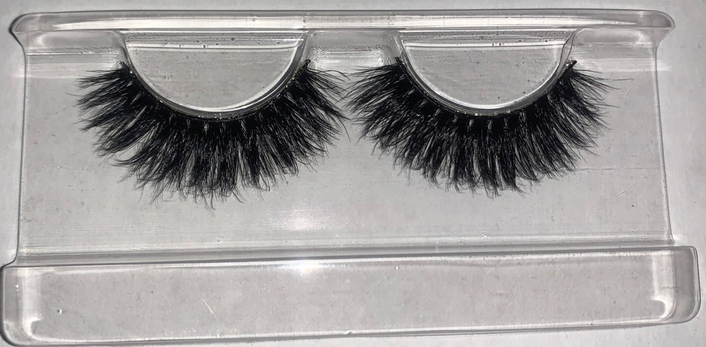 “First Class Babe” Lashes
